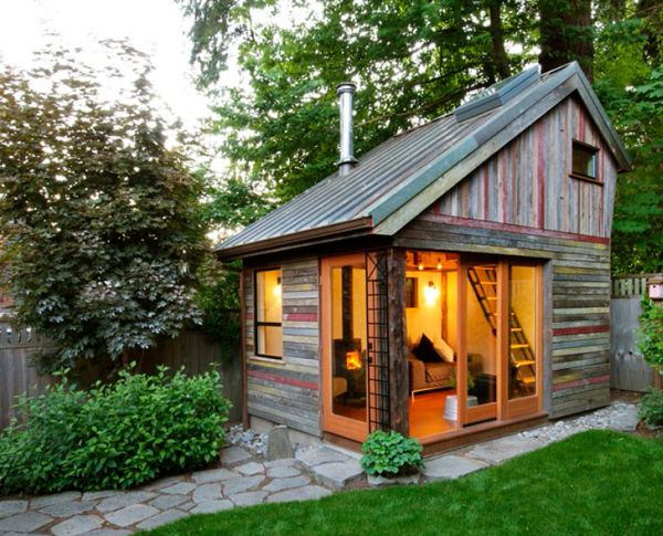 rustic-and-beautiful-backyard-micro-house2