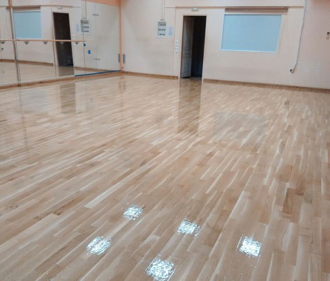 KOLIGAS OAK FLOOR AT DANCE SCHOOL IN NEA MAKRI